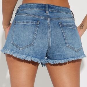 Forever21 New 2" Frayed Mid-Rise Denim Shorts Size 27